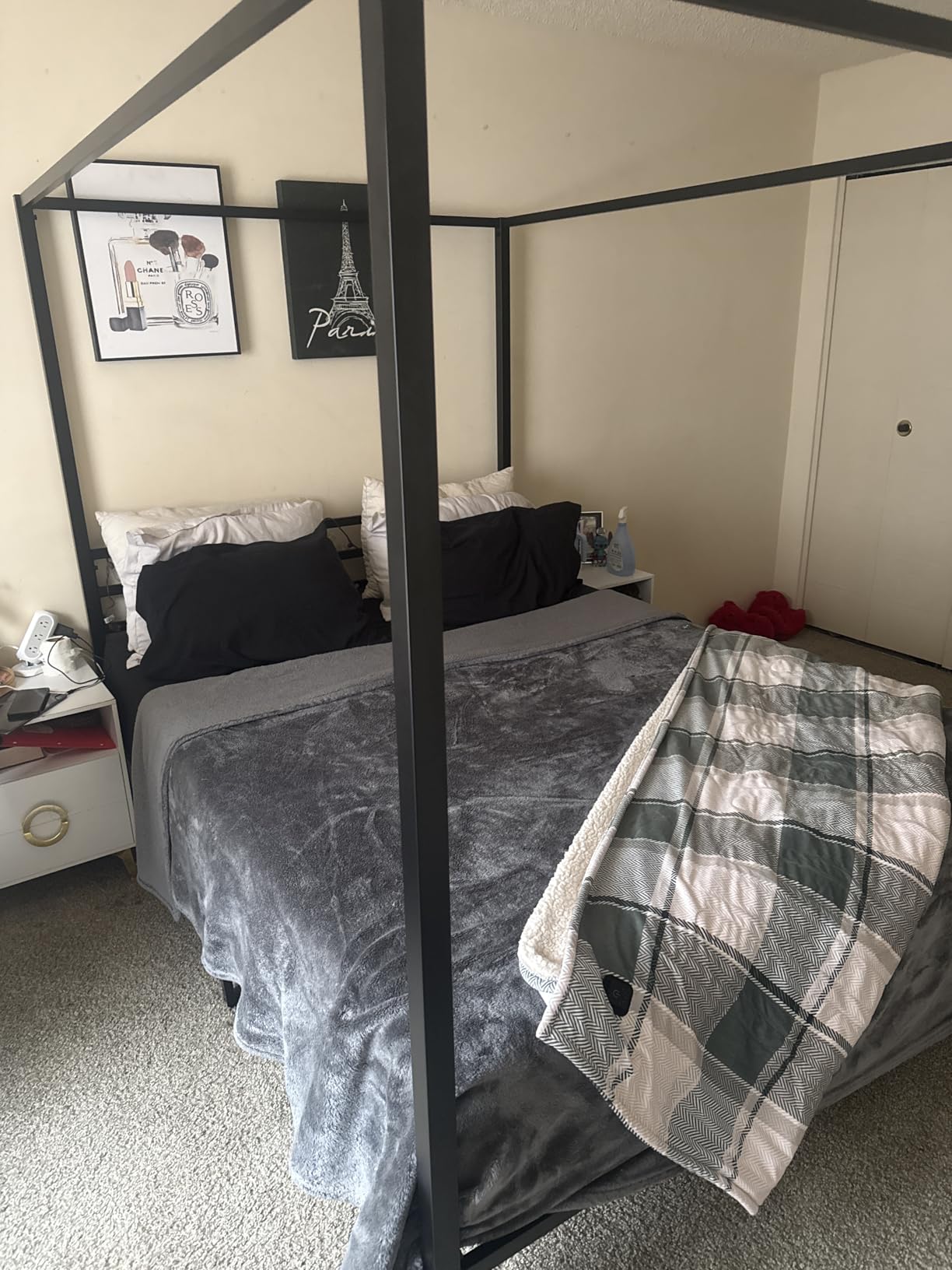 ikalido Queen Size Metal Canopy Bed Frame, Heavy-Duty Support, Black customer photo 1