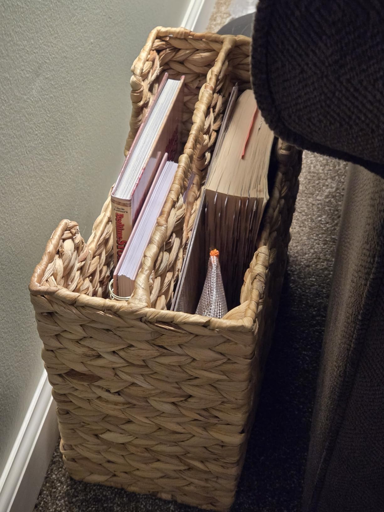 Chi An Home Wicker Magazine Basket Water Hyacinth Handwoven Magazine Holder customer photo 1