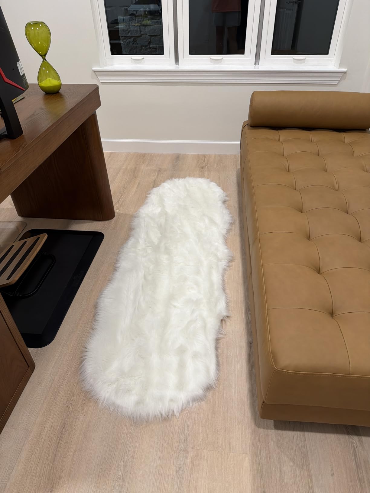 linmopm Faux Fur Sheepskin Rug, White, 4x6 ft customer photo 2