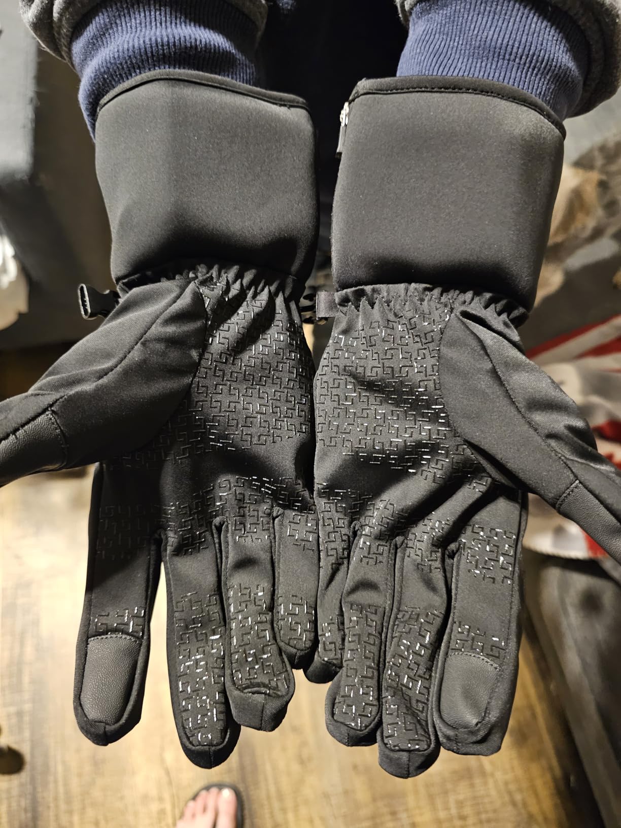 Heated Gloves Liners for Men Women, Rechargeable Waterproof Winter Thin Heated Work Gloves with Arthritis Raynaud's Relief for Ski Golf Hiking Driving customer photo 1