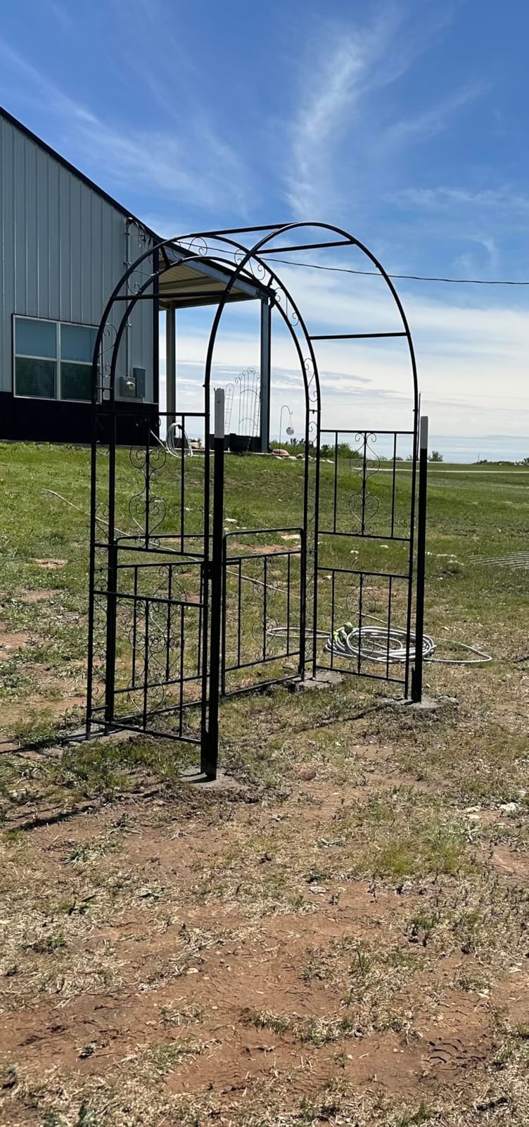 Outvita 7FT Metal Garden Arch Arbor, Black Trellis Frame customer photo 2