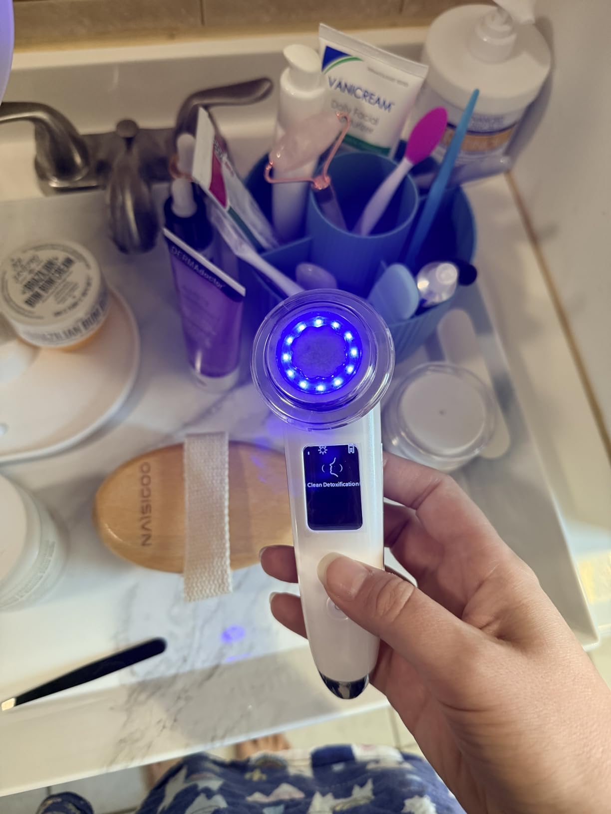 Face Massager Electric Face Lifting 4 in 1 Facial Massager Anti Aging Skin Tightening Firming Skin Care Tools (White) customer photo 2