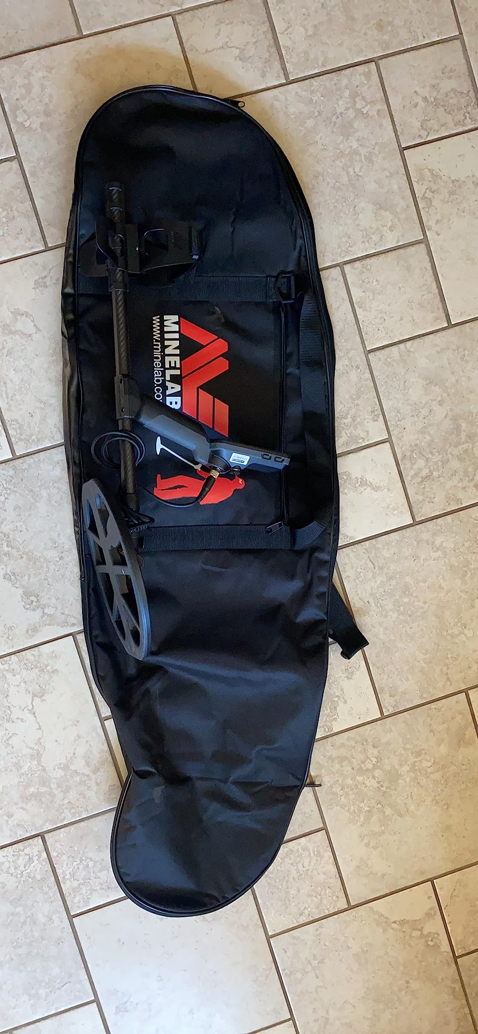 MINELAB Equinox 900 Multi-Frequency Collapsible Metal Detector for Adults with EQX 11