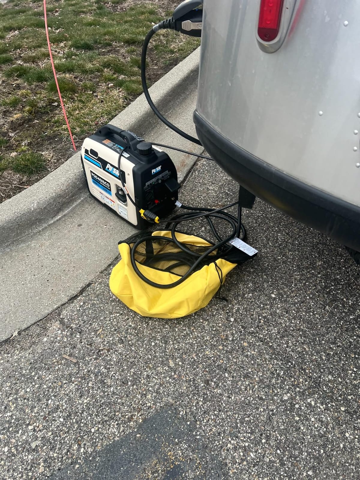 Pulsar PGD40ISCO Ultra Light Quiet 4000W Portable Gas Inverter Generator, white customer photo 1