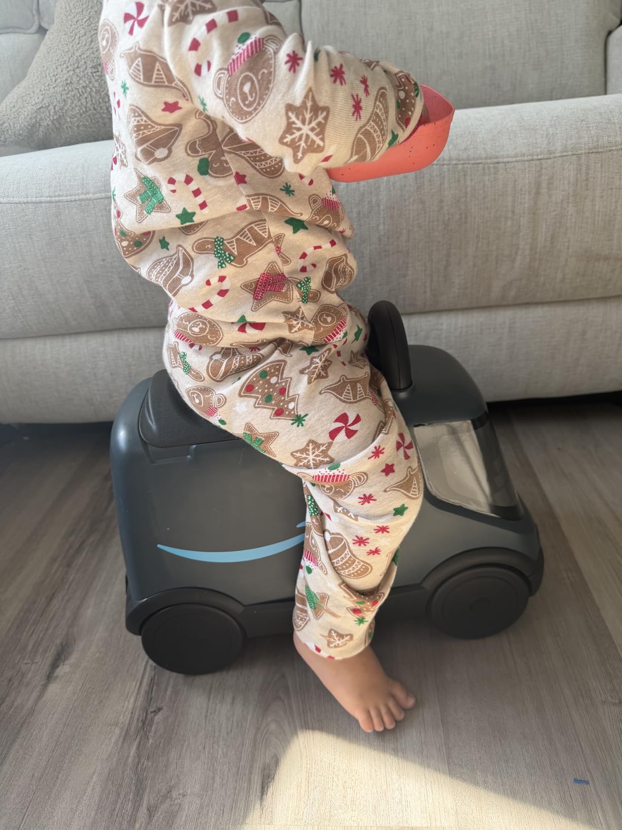 Radio Flyer Amazon Delivery Van, for Ages 2+, Toddler Ride On Toys customer photo 1