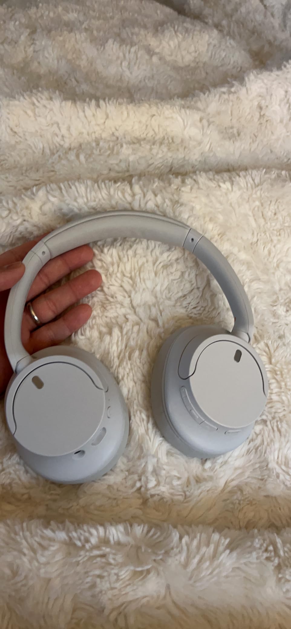 Sony WH-CH720NW Noise Canceling Wireless Bluetooth Headphones - Built-in Microphone - up to 35 Hours Battery Life and Quick Charge - Matte White customer photo 1