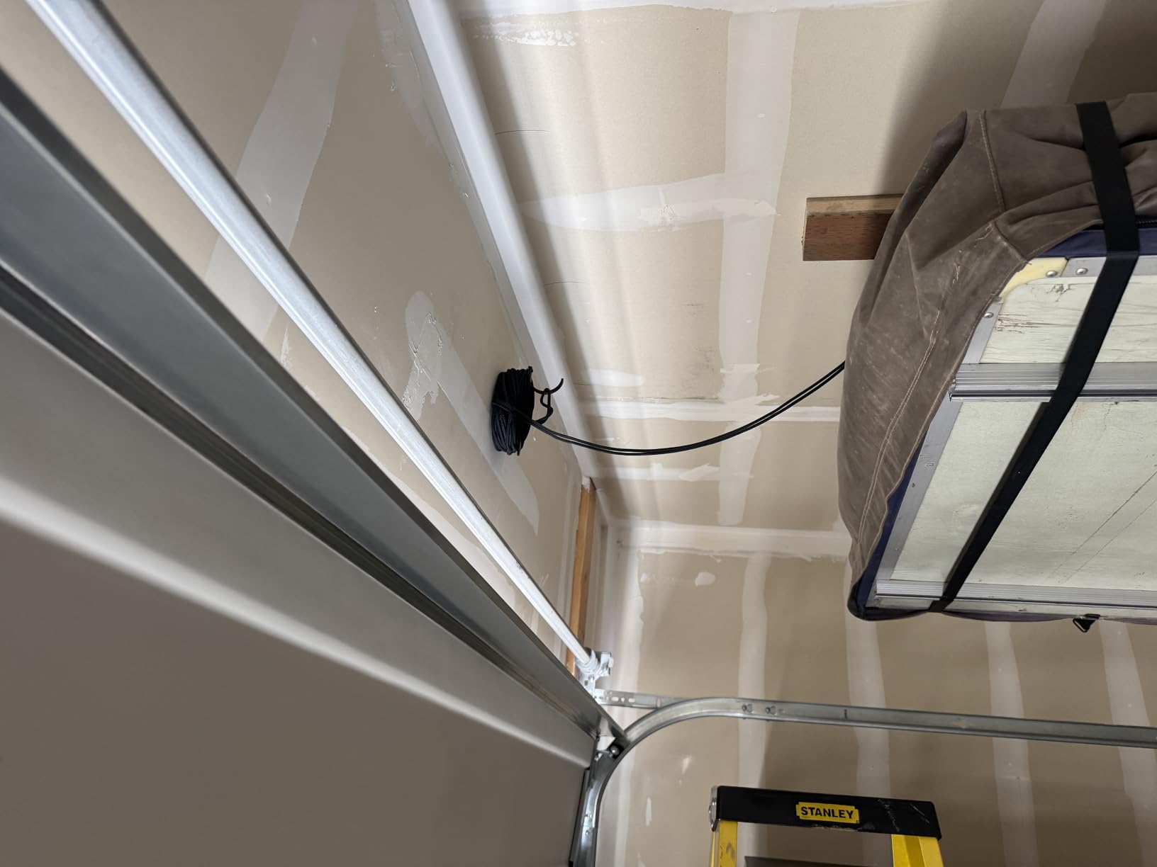 StoreYourBoard Cargo Box Pulley System – Heavy-Duty Garage Hoist Lift for Rooftop Carriers – Garage Storage & Garage Organization Ceiling Hoist with Pulley – Holds 150 lbs - Fits 8–10 ft Ceilings customer photo 1