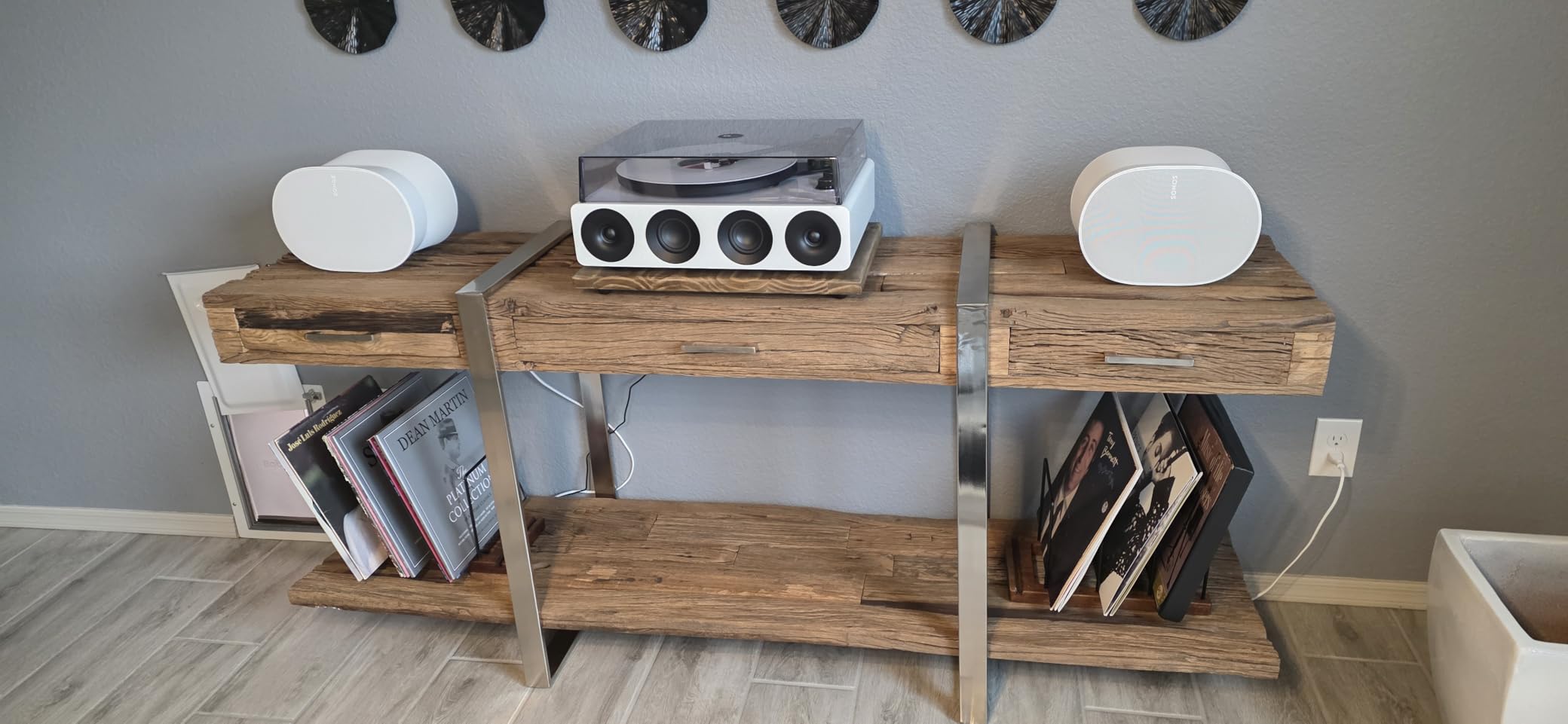 Sonos Era 300 Wireless Smart Speaker with Dolby Atmos - White customer photo 1