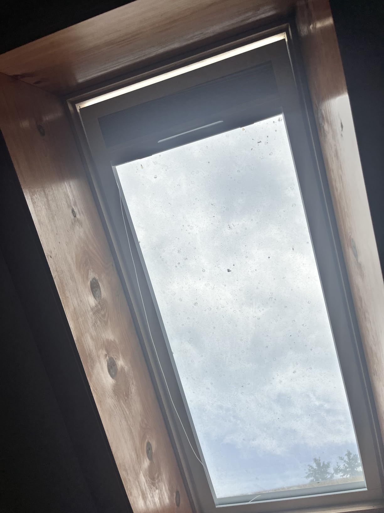 Blackout Skylight Window Blinds, Skylight Shades Cordless Cellular Shades Room Darkening Honeycomb Blinds for Roof Inclined Plane Room Windows - Custom Size (White) customer photo 1