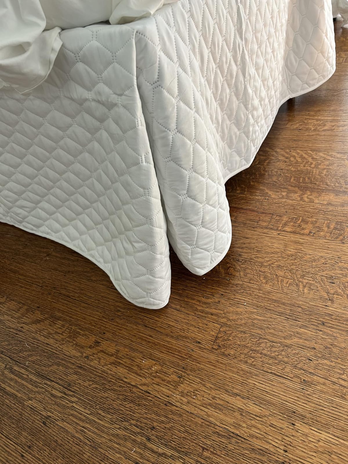 Exclusivo Mezcla Reversible King Size Quilt Bedding Set, White customer photo 1