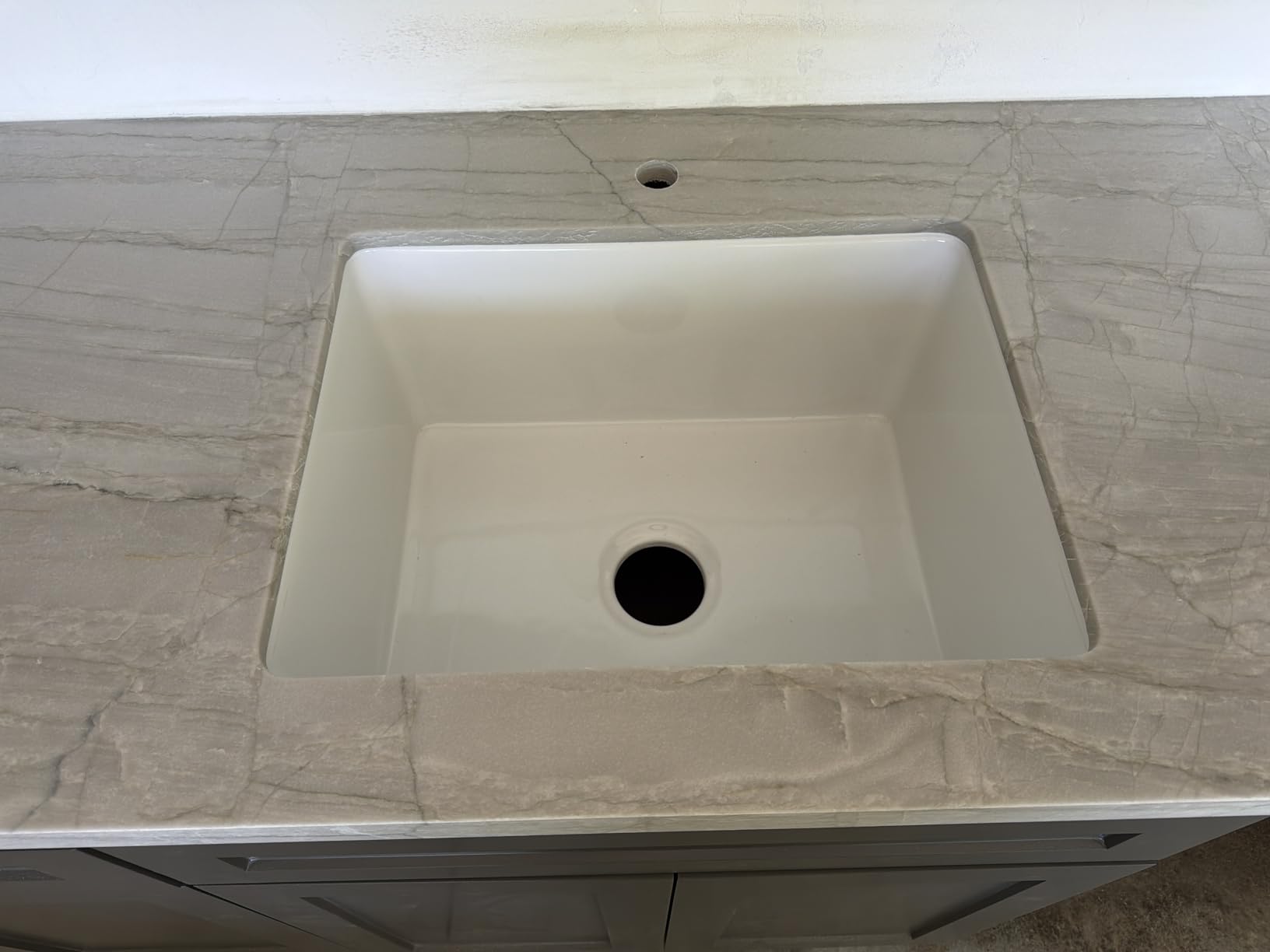 Miuara 27 x 19 Inch Undermount or Drop In Fireclay Kitchen Sink White customer photo 2