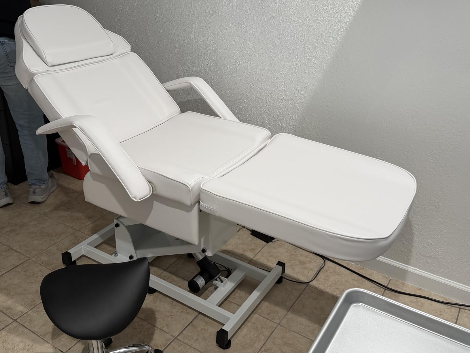 BarberPub 3-Motor Electric Tattoo Chair Salon Massage Facial Bed Black 2751 customer photo 2