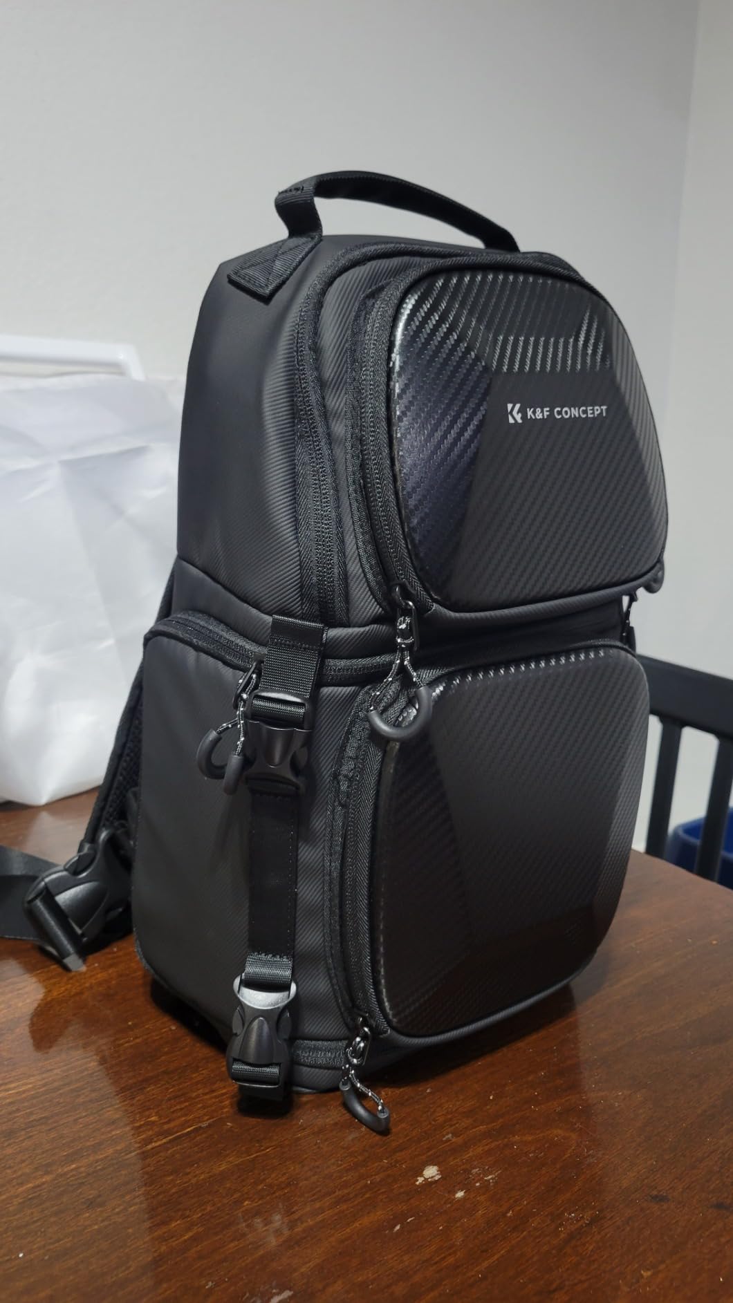K&F CONCEPT Camera Sling Bag, Compact Crossbody Backpack, 10L customer photo 1