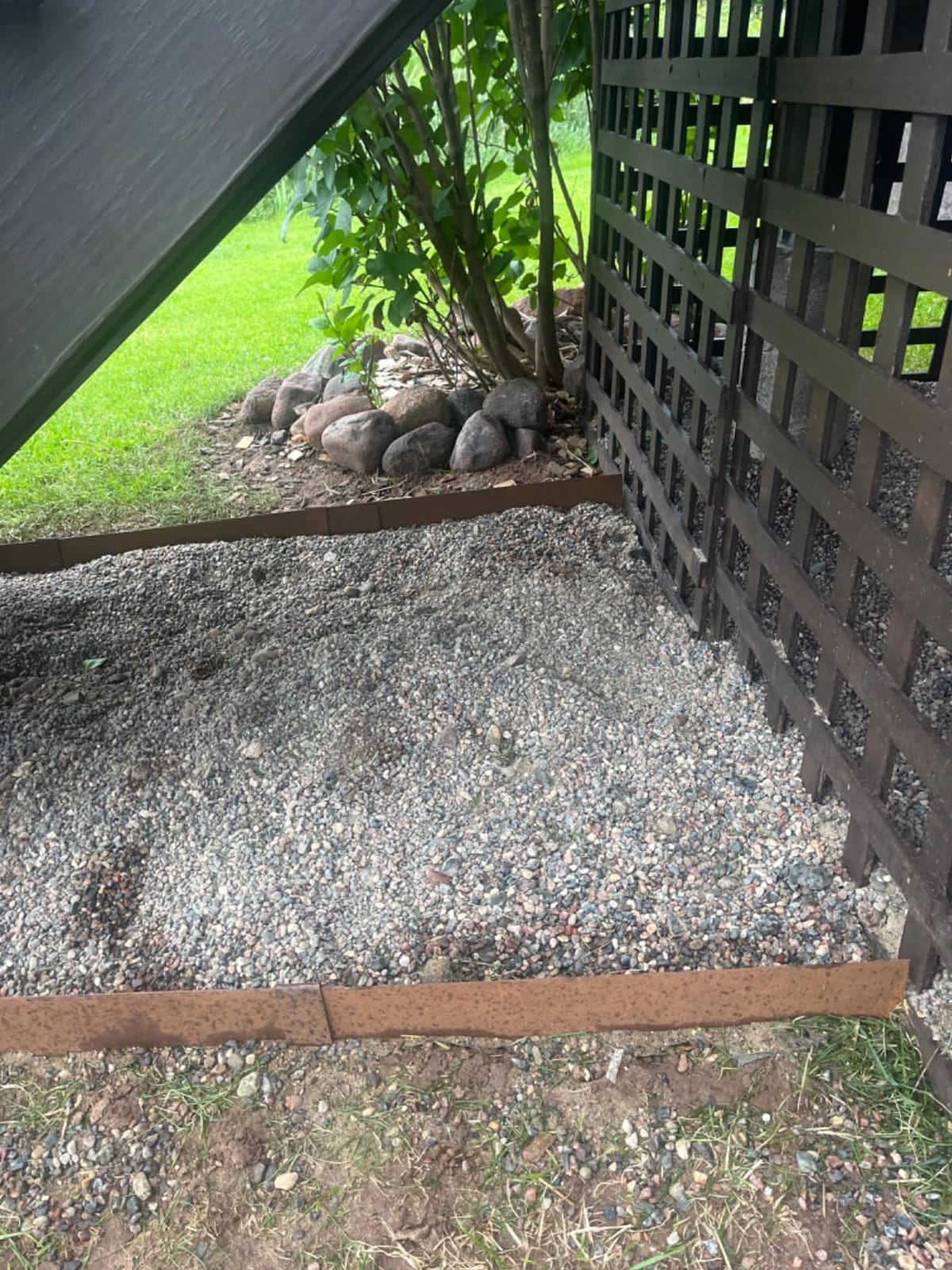 Worth Garden 10-Pack Galvanized Steel Landscape Lawn Edging - 4.5in H Black Powder Coated Bendable Metal Strips - Hammer-in Edging Border w/ 11 Clips - Yard Pathway Divider (33Ft Total) customer photo 2