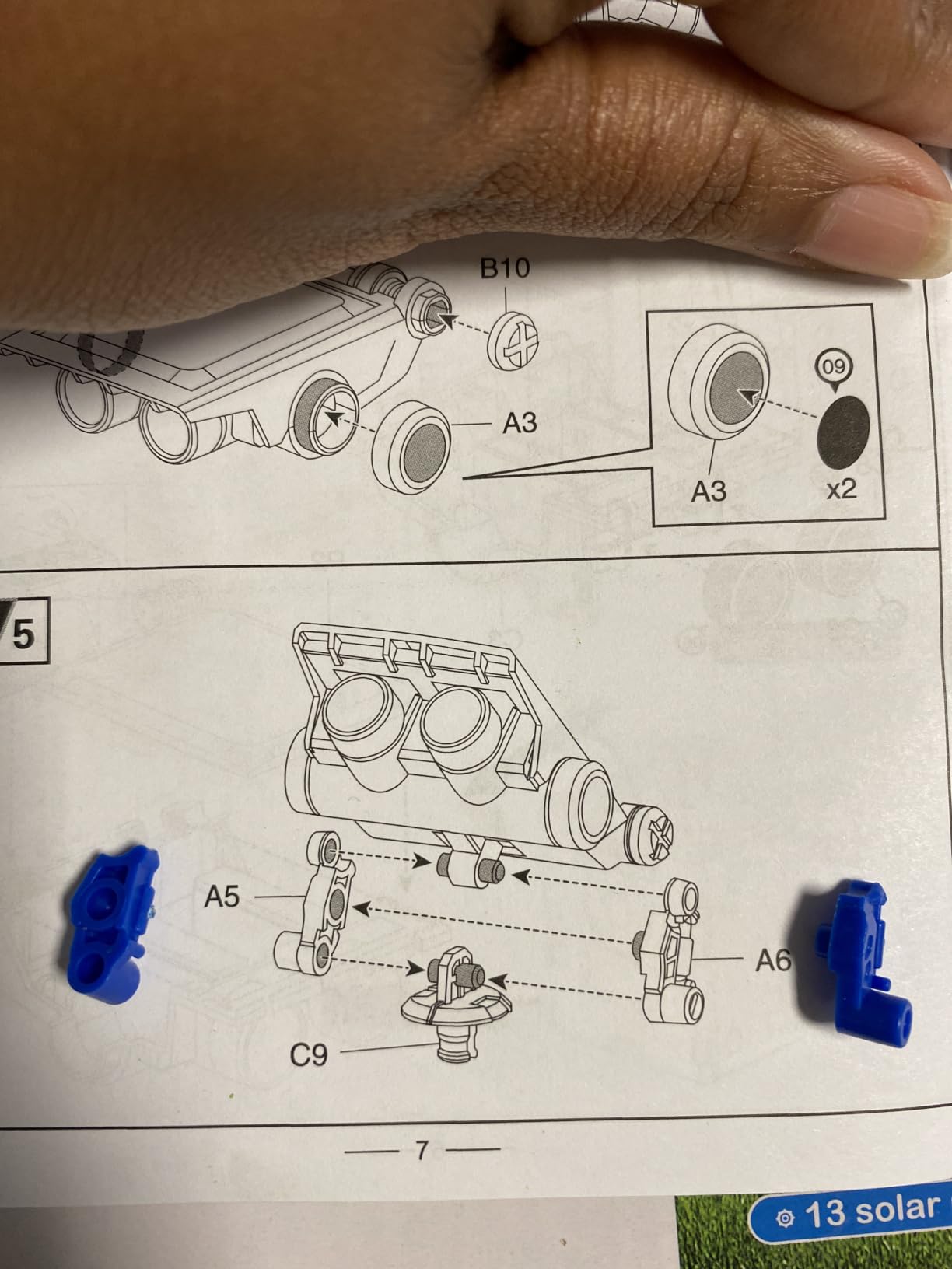 STEM 13-in-1 Education Solar Power Robots Toys for Boys Age 8+ , Educational Toy DIY Science Kits for Kids, Building Experiment Robotics Set Birthday Gifts for 8+ years old boys and girls . customer photo 1