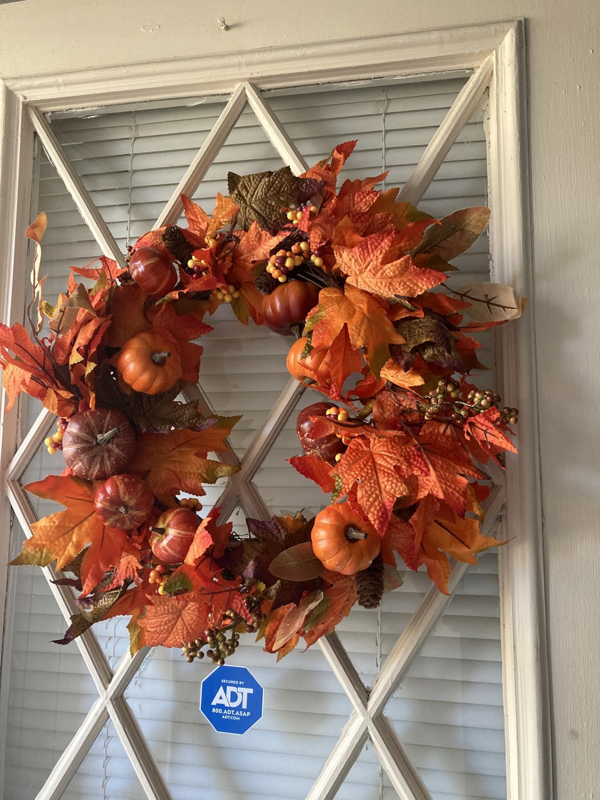 Sggvecsy Fall Wreath 20’’ Autumn Front Door Wreath with Various Pumpkin Cluster of Berries Maple Leaves Pine Cones for Outside Indoor Wall Window Festival Thanksgiving Harvest Autumn Fall Decor customer photo 1
