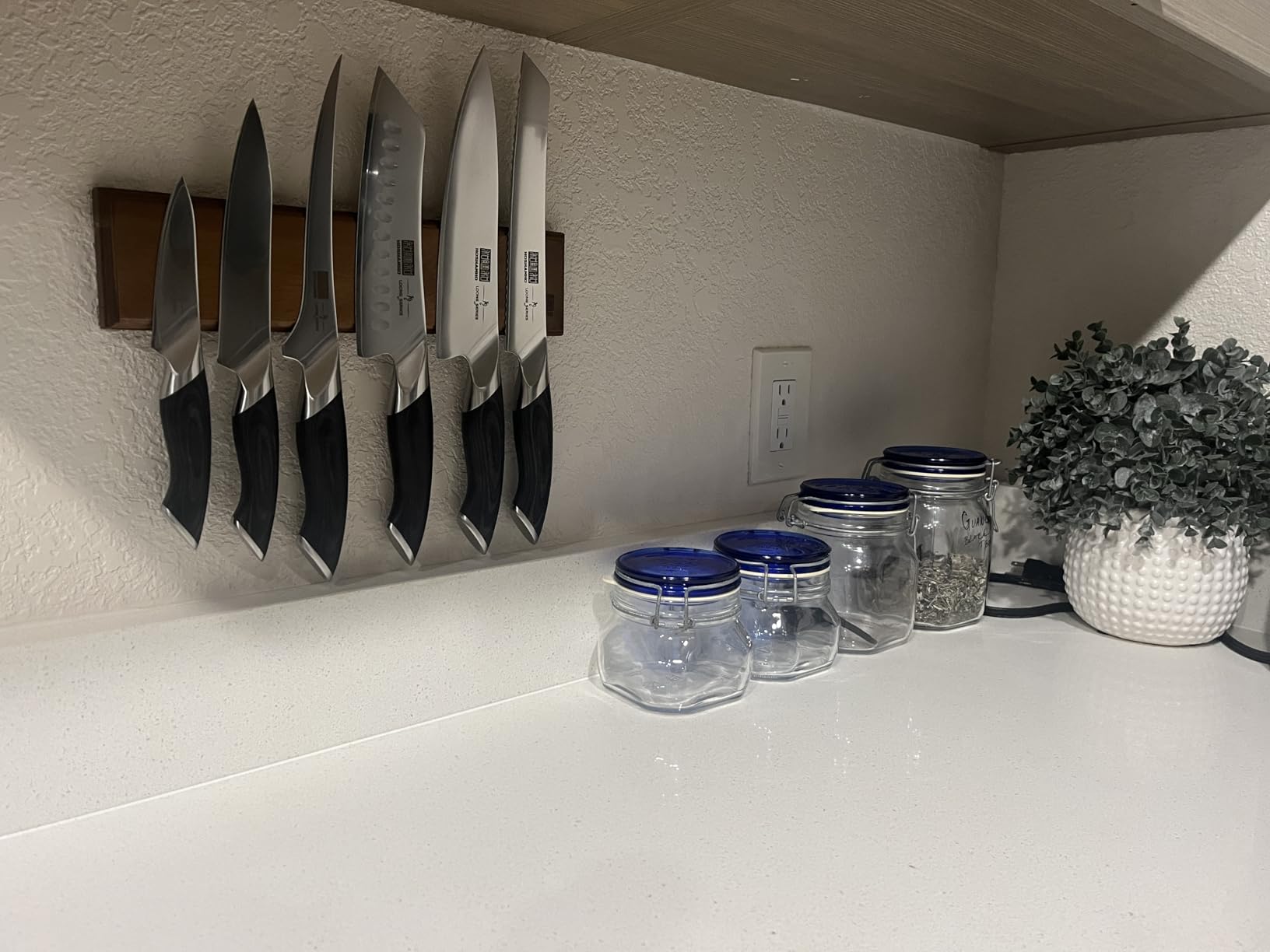 HOSHANHO Knife Set with Magnetic Knife Holder, 6PCS Kitchen Knife Sets customer photo 2