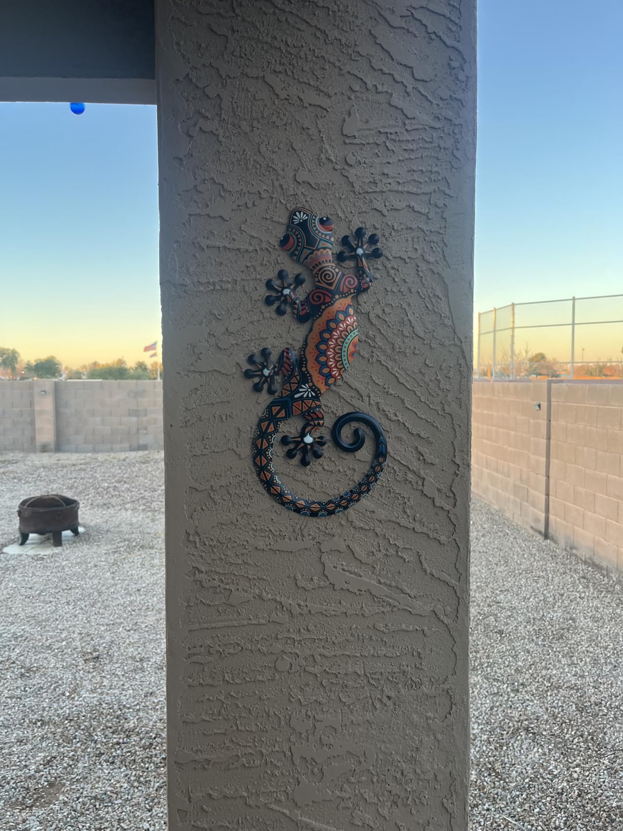 LIFFY Metal Gecko Wall Decor Large 2 Pack, Outdoor Lizard Wall Art, Metal Lizards Wall Decor, Gecko Wall Art for Home Garden Yard Fence(15inch) customer photo 1