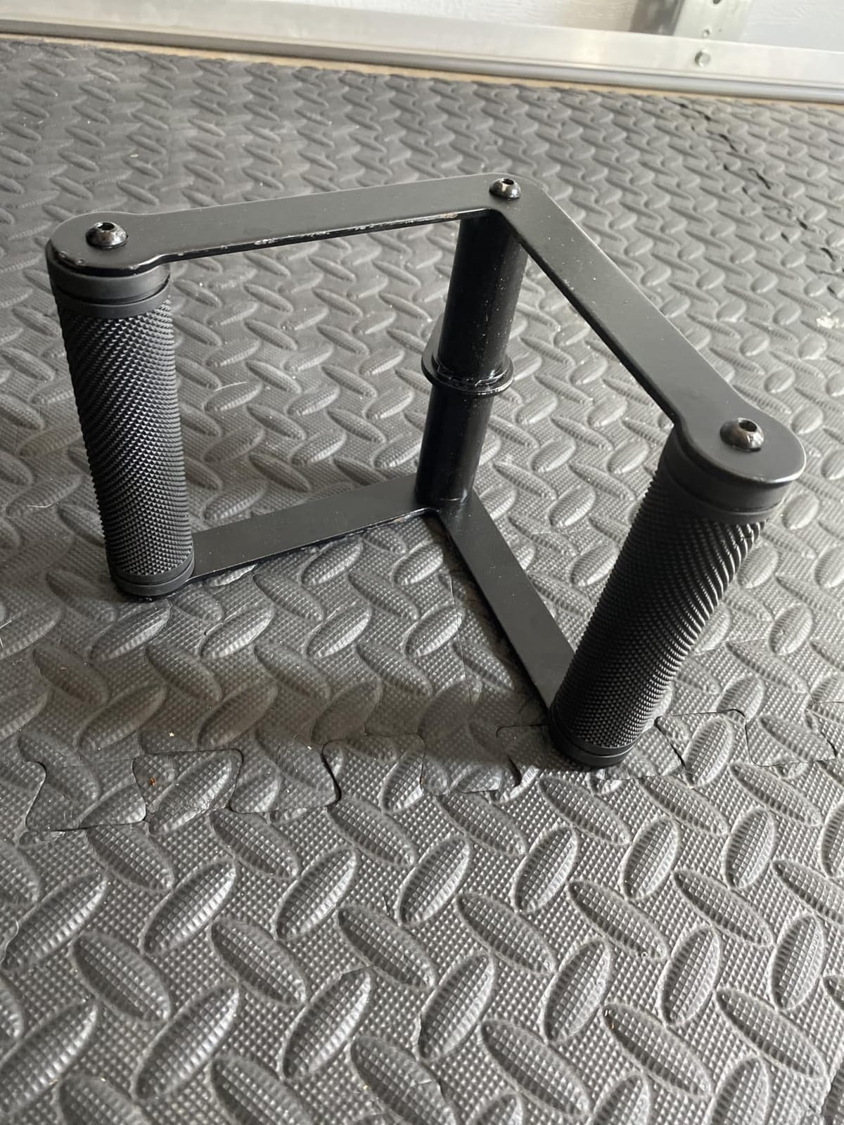 Double D Row Handle Cable Attachment for Weight Workout, Steel with Non-Slip Rubber Grip (Black) customer photo 1