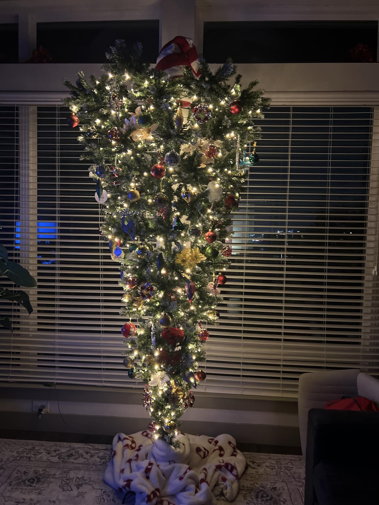 HAPPYGRILL 7.5FT Pre-Lit Upside Down Christmas Tree Snow Christmas Tree with 1100 Branch Tips, 400 LED Lights, 8 Lighting Modes, Artificial Xmas Tree for Holiday Decor customer photo 2