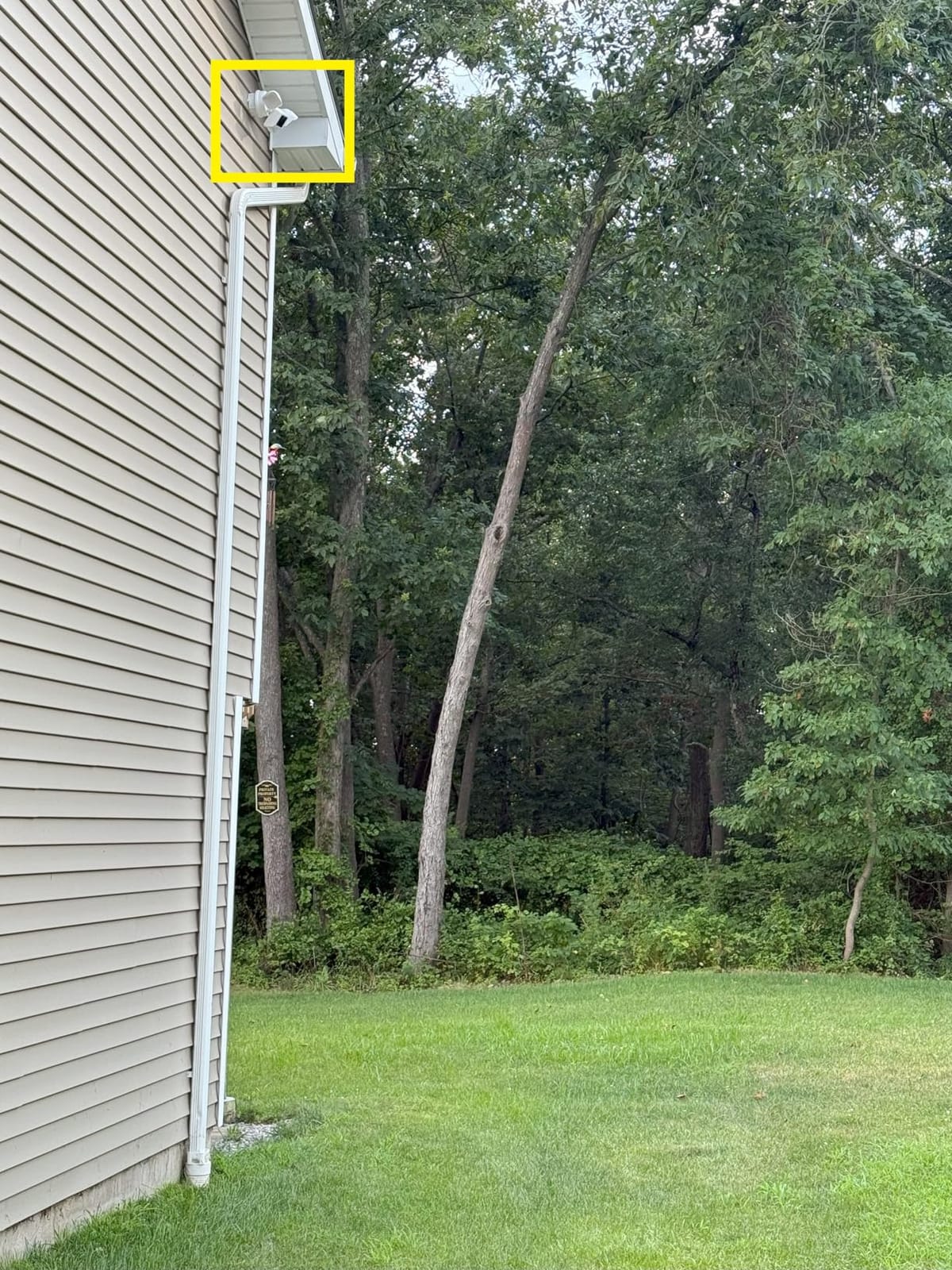 WYZE Floodlight Camera v2, 2K HD Outdoor Security Camera with 2800 Lumens customer photo 1