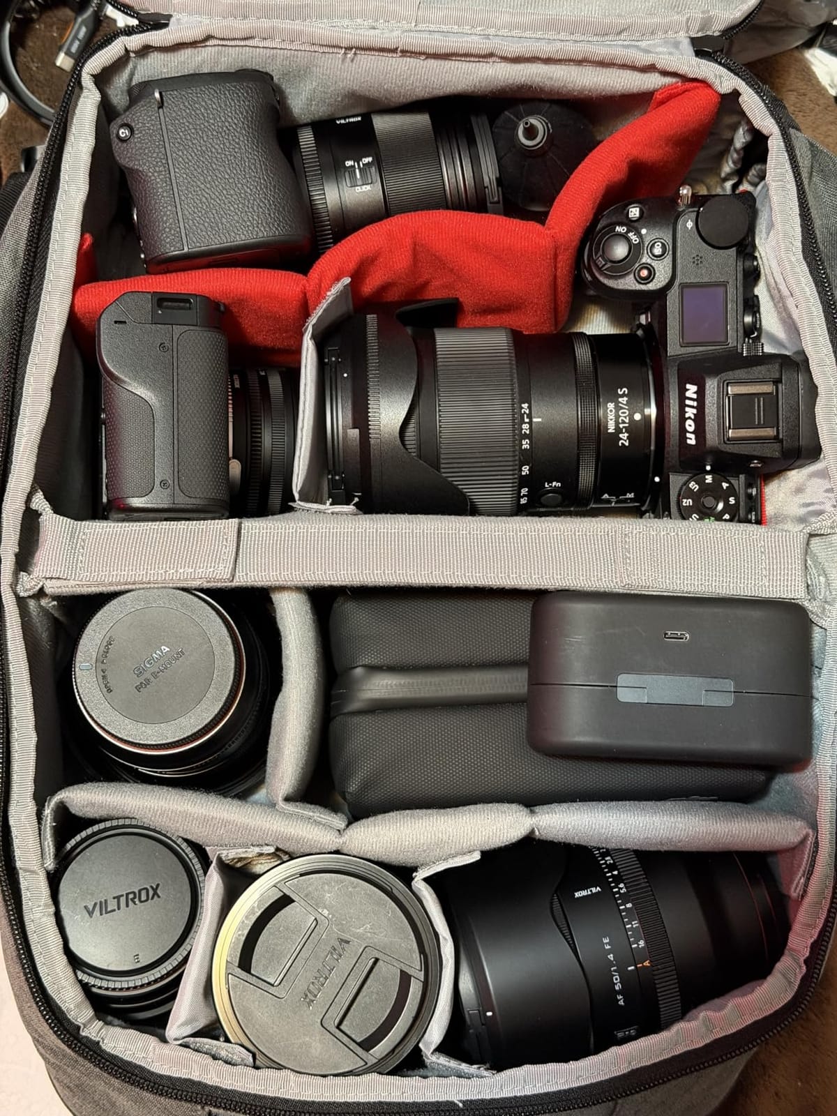 BAGSMART Camera Bag for DSLR, Waterproof Camera Backpacks for Photographers, Camera Case with Laptop Compartment-15.6