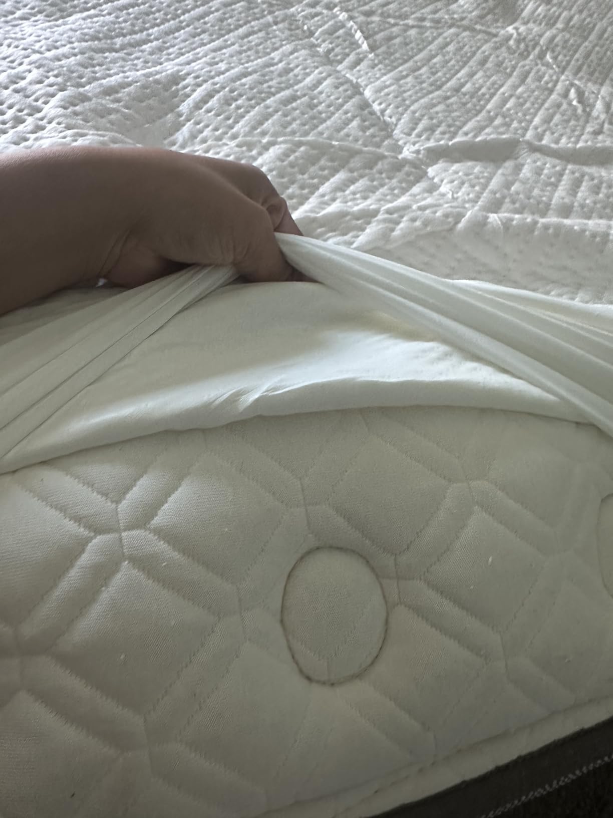 100% Waterproof Queen Mattress Protector - 360 Pad Protection Against Spills, Stains & Accidents for Parents & Pet Owners - Noiseless & Cooling Viscose Made from Bamboo (White) customer photo 1