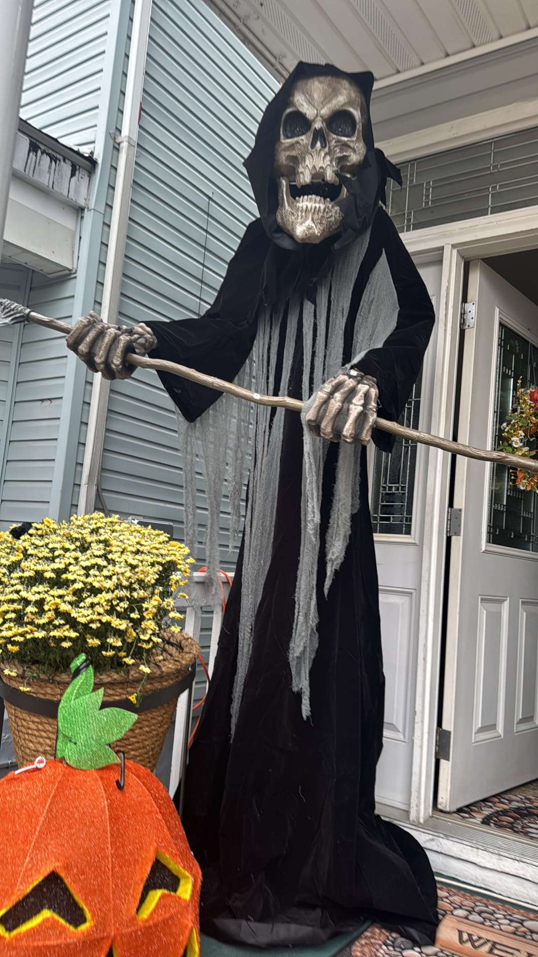 Haunted Hill Farm 8.0-Ft. Motion-Activated Towering Skeleton Animatronic customer photo 2