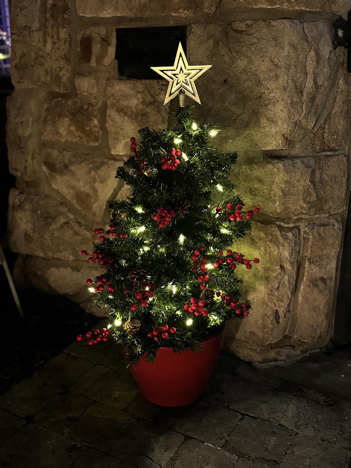 DUUDO 3FT Premium Hinged Artificial Holiday Small Mini Christmas Tree for Tabletop,Home, Office, Indoor and Outdoor Holiday Decoration,Easy Assembly Metal Hinges & Foldable Base customer photo 2