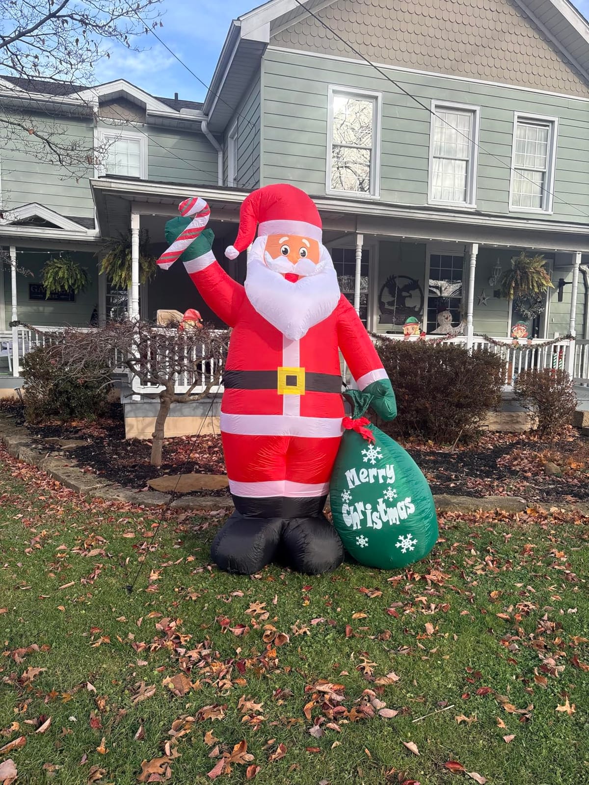 8 FT Christmas Inflatable Santa Claus with Candy and Big Gift Bag Outdoor Decor, Blow Up IP44 Weatherproof Xmas Decorations for Yard, Built-in LED Light for Gardern Lawn Indoor Winter Holiday customer photo 1