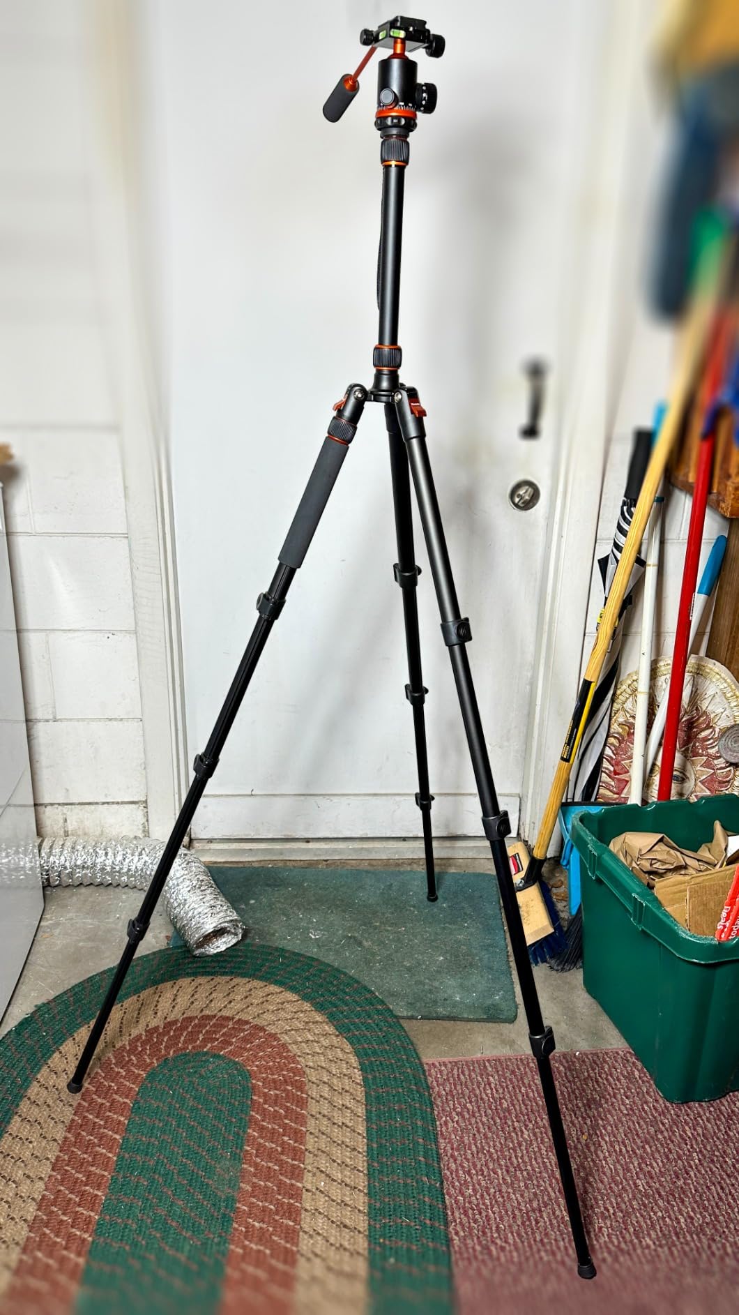 2 in 1 Camera Tripod & Hunting Stand Foldable, 68