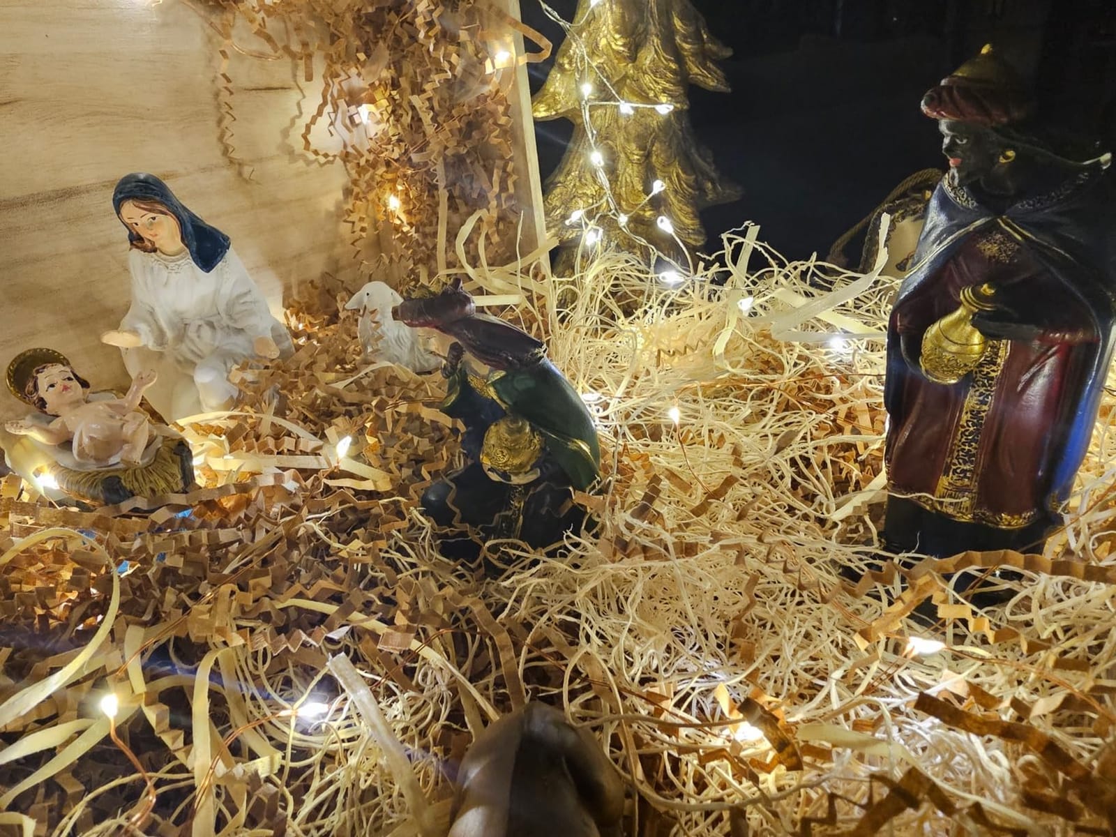 BESBLEE Nativity Sets for Christmas Indoor Set of 13 Pieces 5.9 Inches customer photo 1
