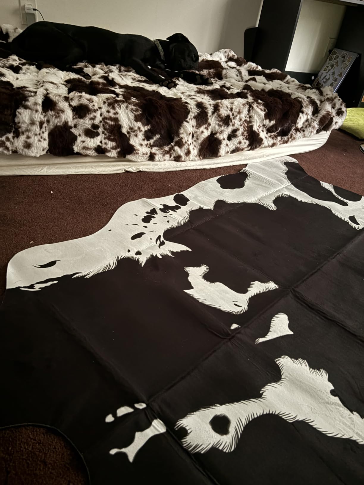 MACEVIA Faux Cowhide Rug Cute Cow Print Rugs Animal Area Carpet Western Decor for Bedroom Non-Slip 43.3