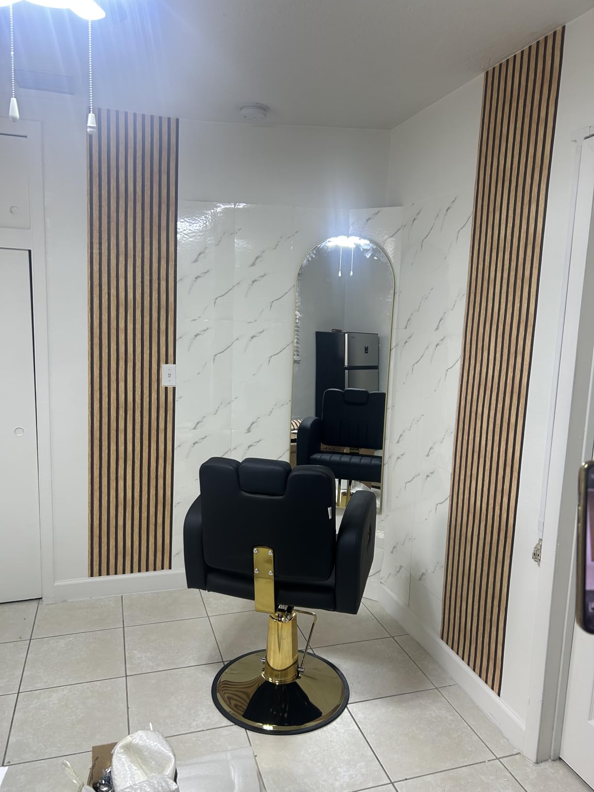 Baasha Reclining Salon Chair for Hair Stylist, 440 lbs Hydraulic Barber Chair with 135° Reclining Backrest, Removable Headrest, 360° Swivel, All Purpose Styling Chair, Black Gold customer photo 1