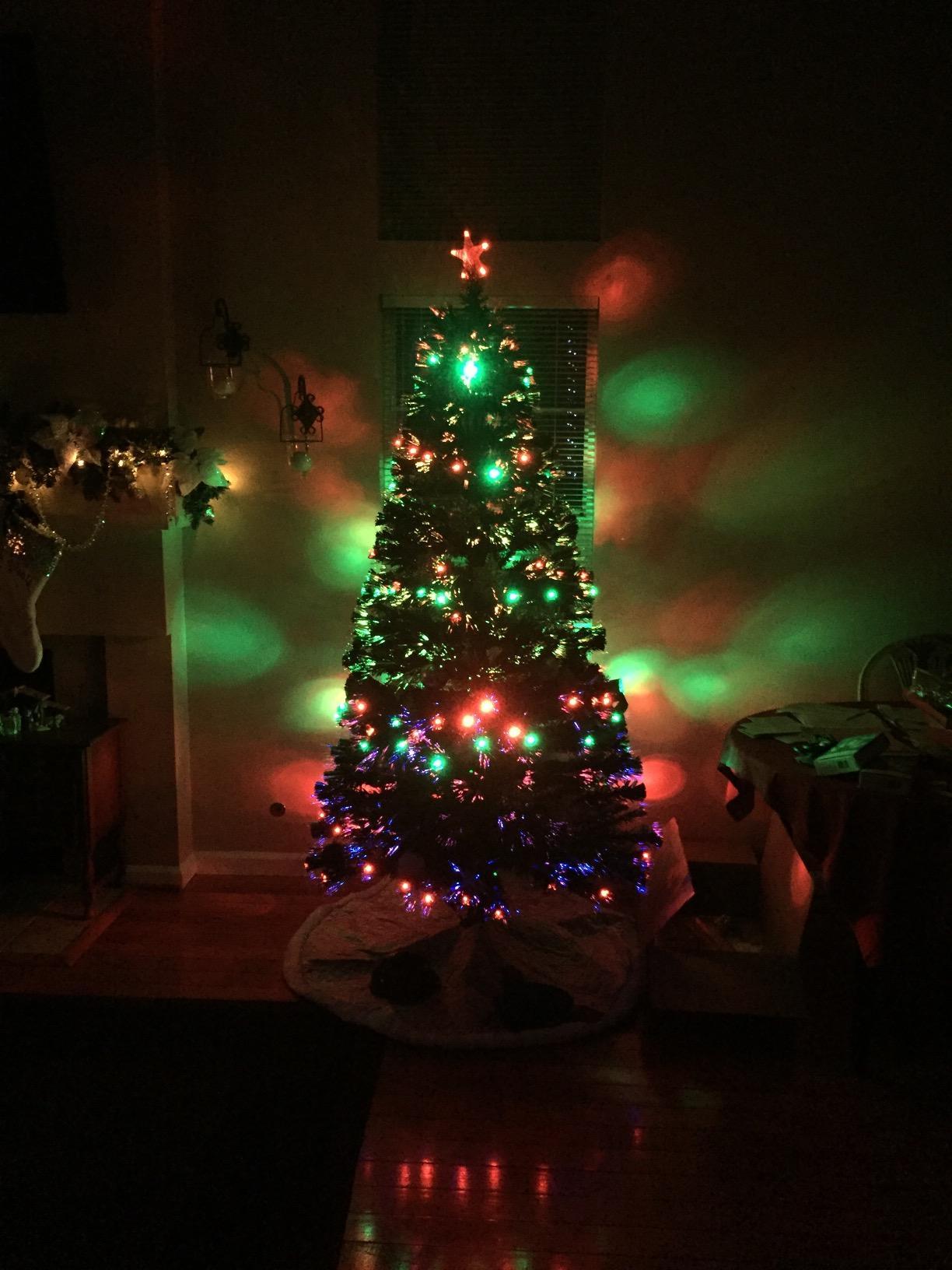 Best Choice Products 6ft Pre-Lit Fiber Optic Artificial Pine Christmas Tree, Holiday Décor Centerpiece w/ 230 Multicolored LED Lights, 8 Sequences, Foldable Stand customer photo 1