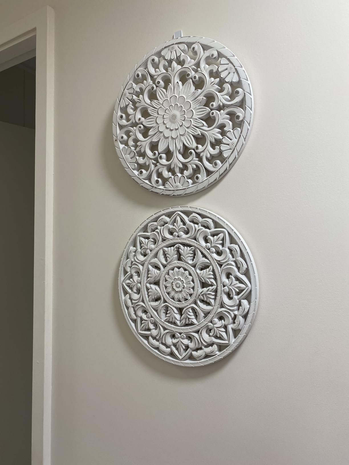 Walasis Carved Wood Wall Medallion Distressed White Decor, Set of 3 customer photo 2