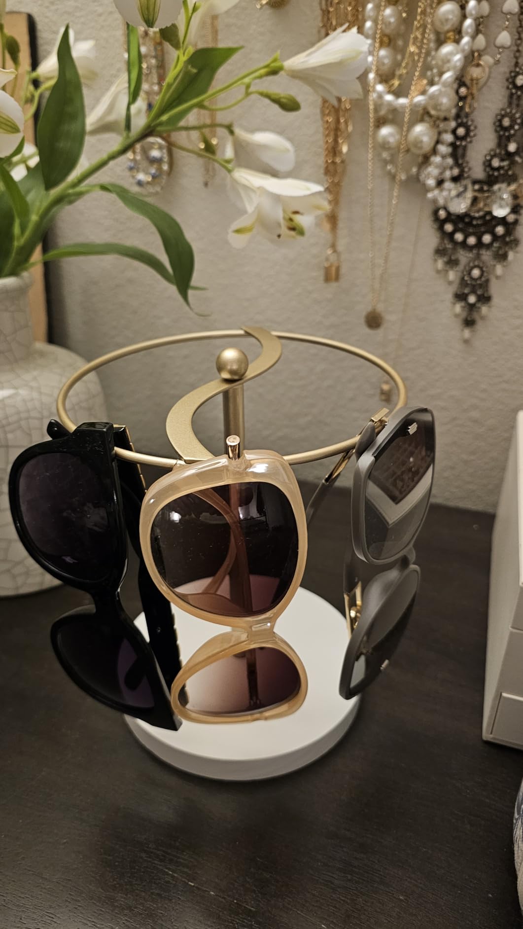 Mkono Sunglasses Organizer, Metal Glass Holder Storage Stand Display 1 Pack customer photo 1