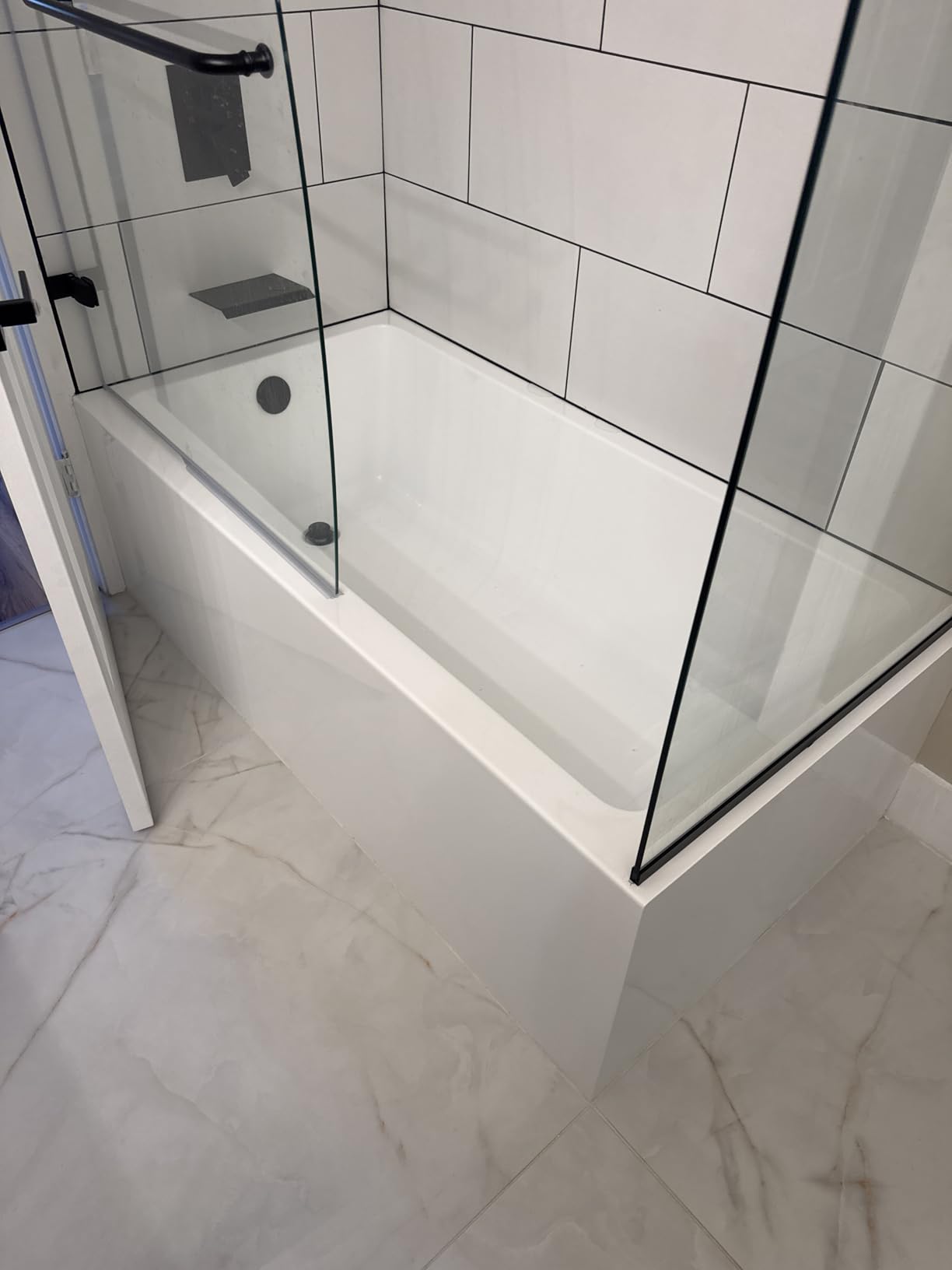 Kingston VTAP6030L22TS 2-Wall Corner Alcove Tub, Glossy White customer photo 1