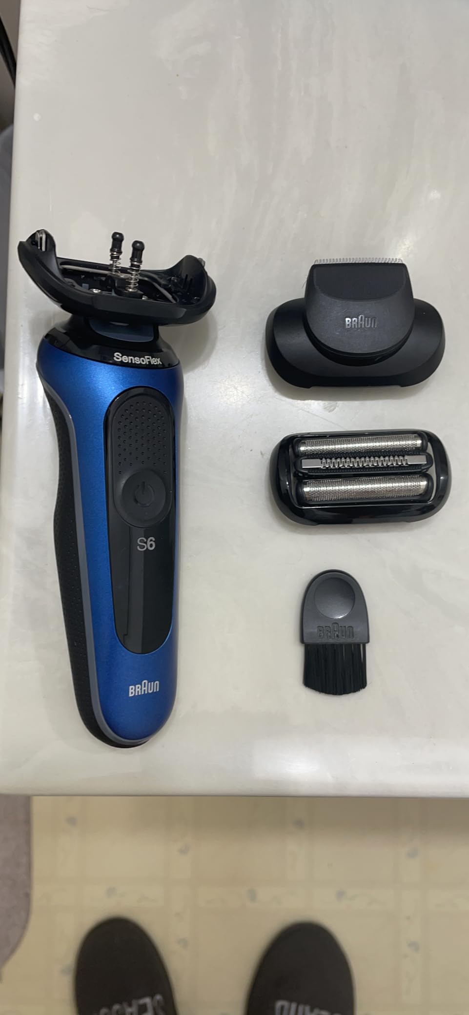 Braun Electric Shaver for Men, Series 6 6120s, Wet & Dry Shave, Turbo & Gentle Shaving Modes, with Precision Trimmer & Pouch, Blue customer photo 2