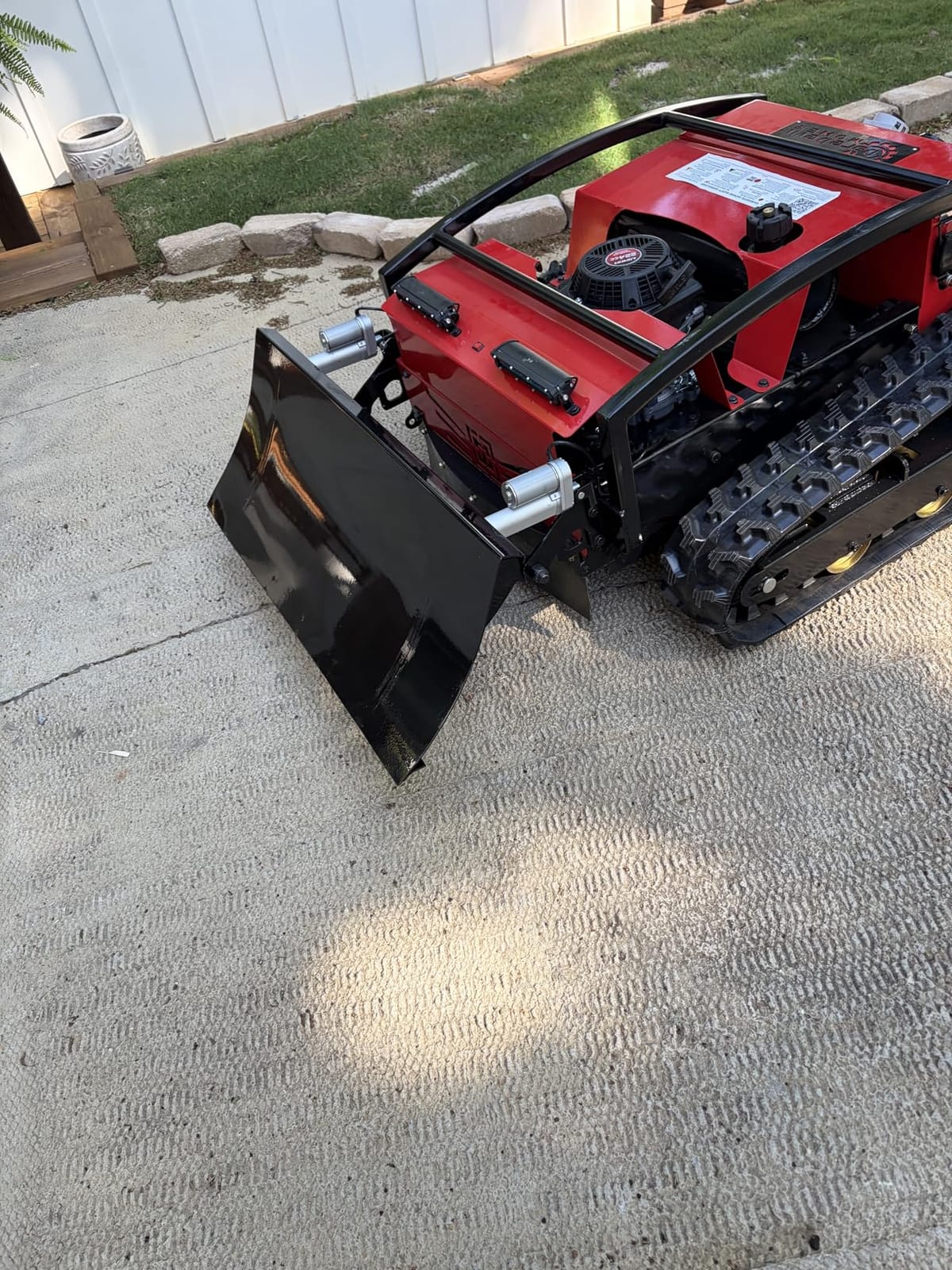 Remote Control Tracked Lawn Mower, 55° Slope Climb, 22-Inch Cutting Width, 9 HP Gas Engine, 6L Auxiliary Fuel Tank, Brushless Drive Motor customer photo 2