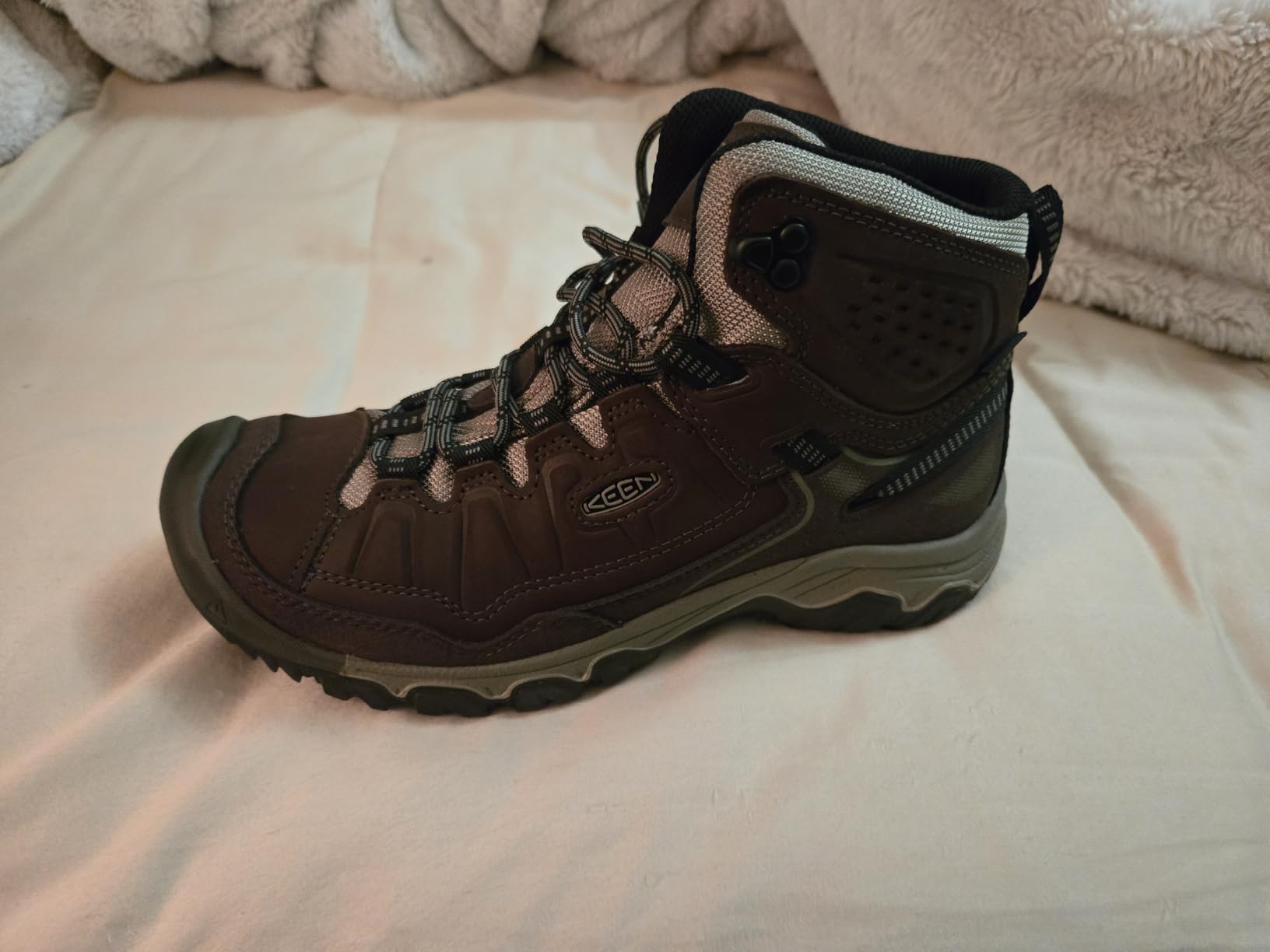 KEEN Men's Targhee 4 Mid Height Waterproof Hiking Boots customer photo 2