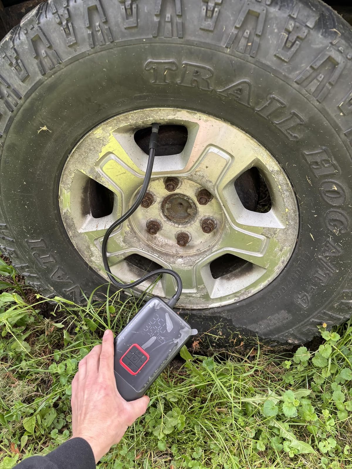 LASFIT TK1 Tire Inflator Portable Air Compressor, Cordless Tire Air Pump for Pickup Truck, SUVs, Heavy-Duty Car Air Pump with Larger 12000mAh Battery, 150PSI Digital Pressure Gauge, Smart Auto Stop customer photo 1