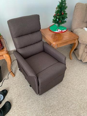 HOMCOM Power Lift Recliner Chair for Elderly, Easy Assembly, Black customer photo 1
