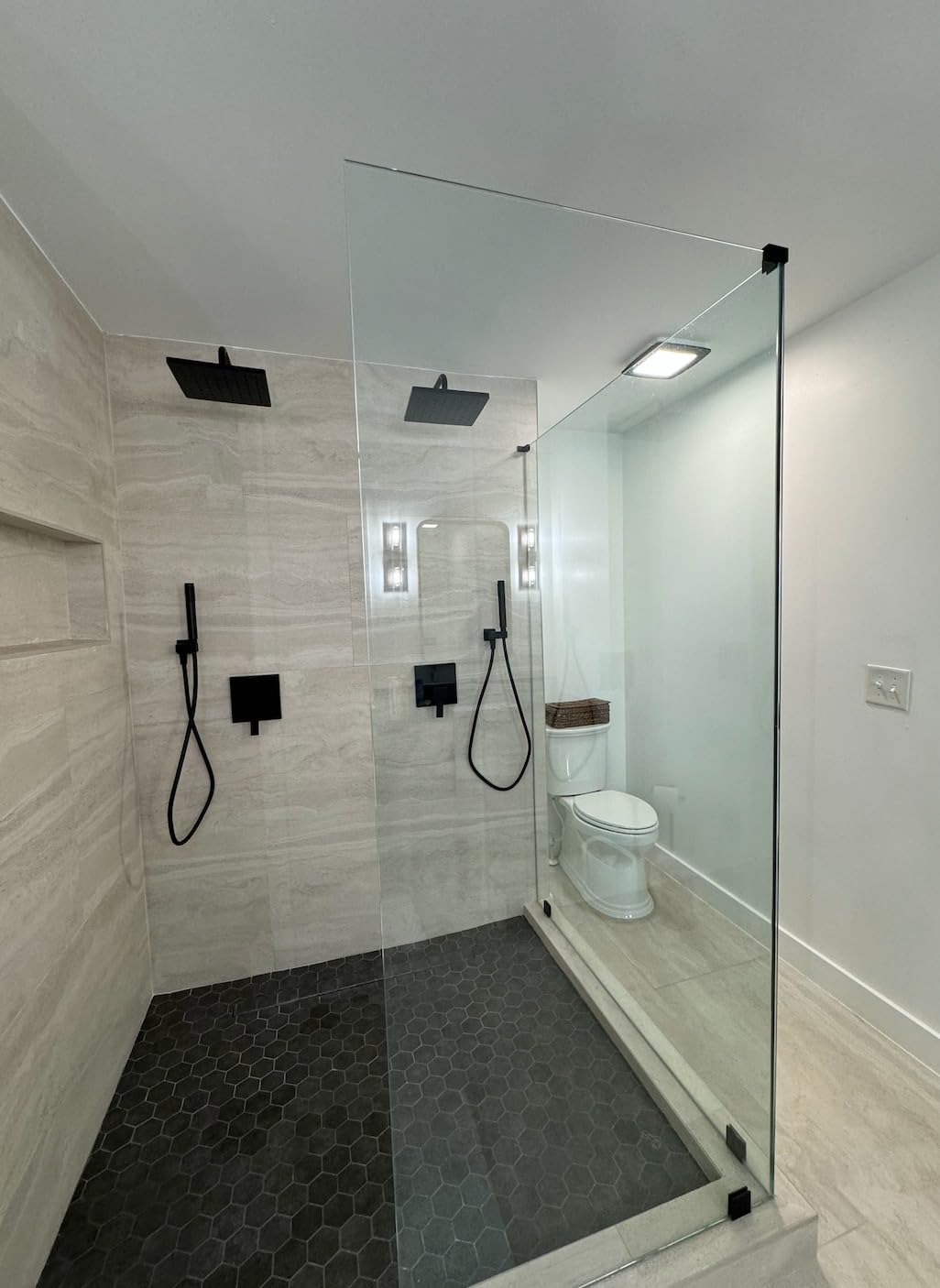 Delta Modern 14 Series Square Rain Shower System Faucet Set, Rainfall Matte Black Shower Head and Handle Set, Valve Trim Kit, 10 Inch, Matte Black 342701-BL customer photo 2