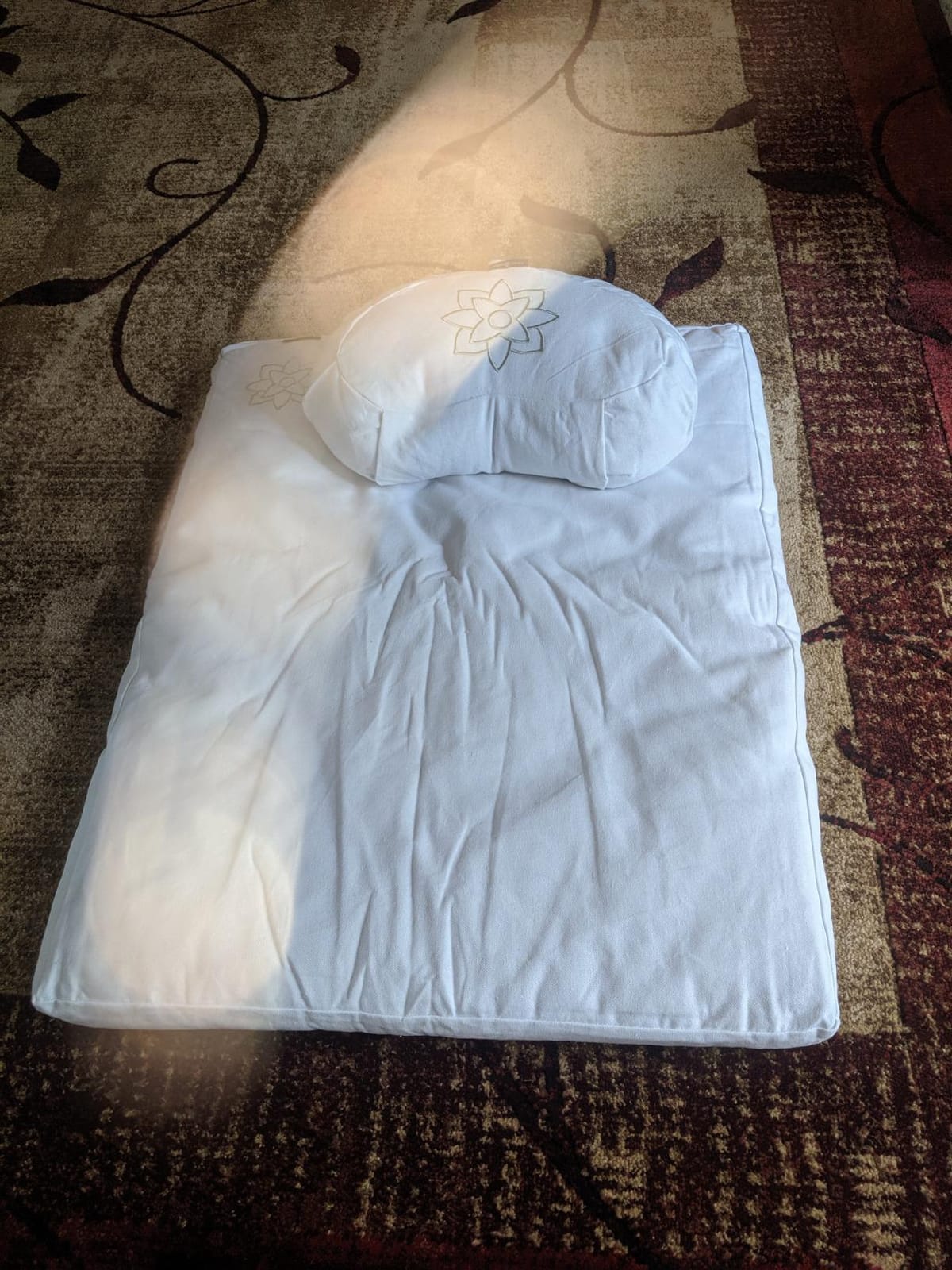 Mindful & Modern Large Meditation Cushion for Zafu Yoga - Meditation Pillow for Sitting on the Floor - Buckwheat Hull Filled Yoga Cushion with Removable, Washable 100% Cotton Cover and Carry Handle customer photo 2