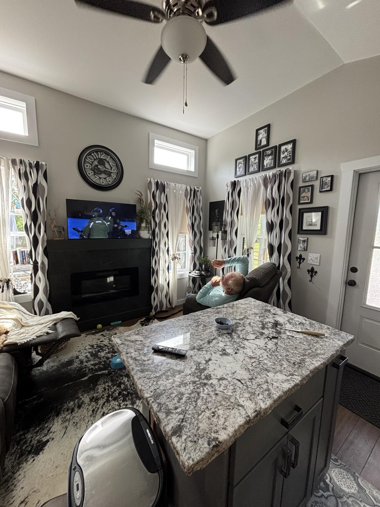 Boolegon Blackout Roller Shades for Windows, White, Custom Size customer photo 1