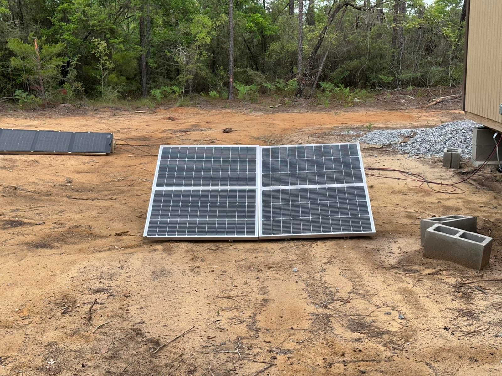 ECO-WORTHY 400W Solar Panels N-Type 4pcs 100 Watt 18V Monocrystalline | IP68 Waterproof, 16BB, Perfect for Off Grid PV Power for Home, Camping, Boat, Shed Farm, RV,12V/24V battery customer photo 1