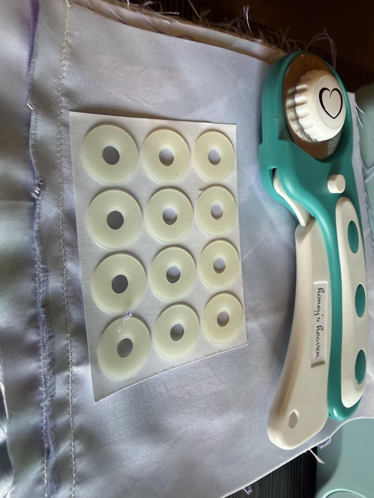 Honey's Heaven Rotary Cutter Set - 45mm Fabric Cutter, 5 Replacement Blades, A4 Cutting Mat, Acrylic Ruler and Craft Clips - Ideal for Crafting, Sewing, Patchworking, Crochet & Knitting customer photo 1