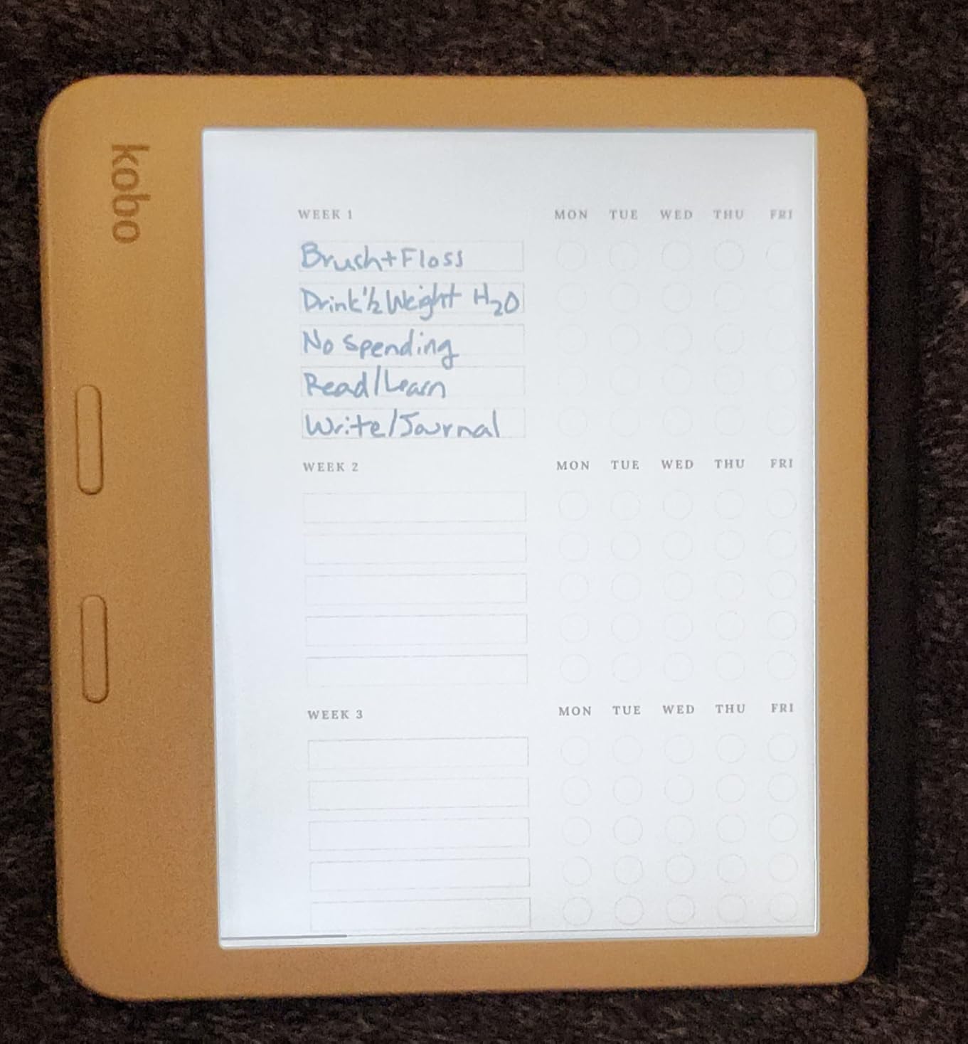 Kobo Libra Colour | eReader | 7” Glare-Free Colour E Ink Kaleido™ 3 Display | Dark Mode Option | Audiobooks | Waterproof | White customer photo 2