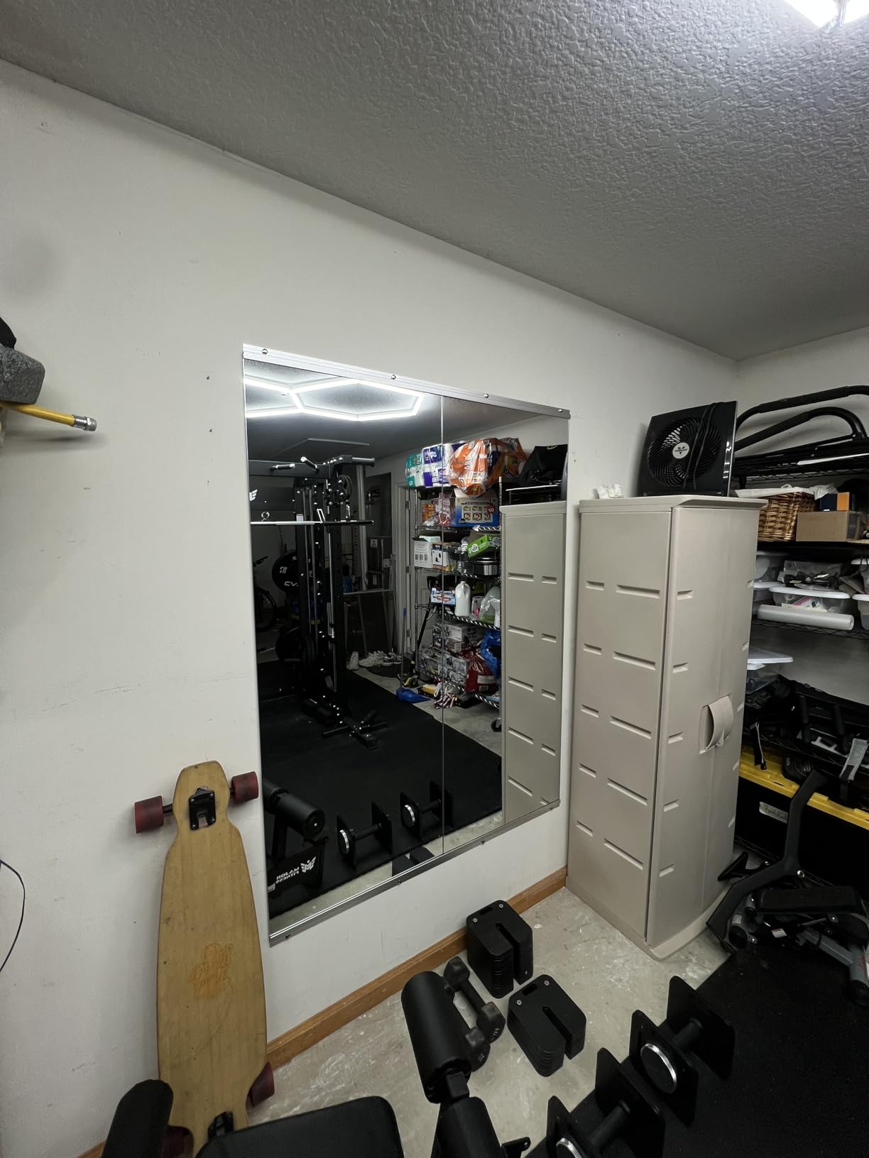 pertetey 48 x 24 in Home Gym Mirrors, Frameless, 2-Pack customer photo 2